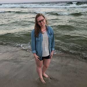 Meet your Posher, Abbie